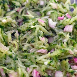 Préparation du tzatziki vegan