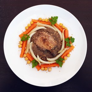 Poulet sauce sésame noir et lait de coco