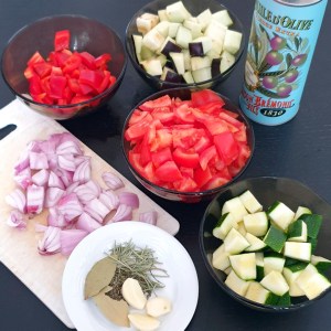 ingrédients découpés de la ratatouille