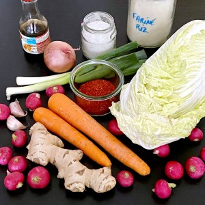 Les ingrédients du kimchi maison de chou chinois