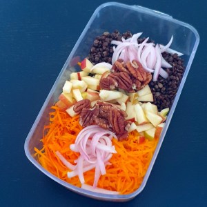 Salade potimarron lentilles en préparation