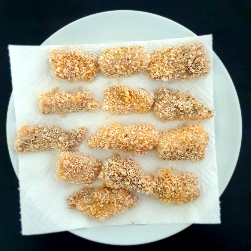 préparation de la panure pour les nuggets de poisson