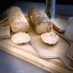 Foie gras mi-cuit au vin chaud et nature