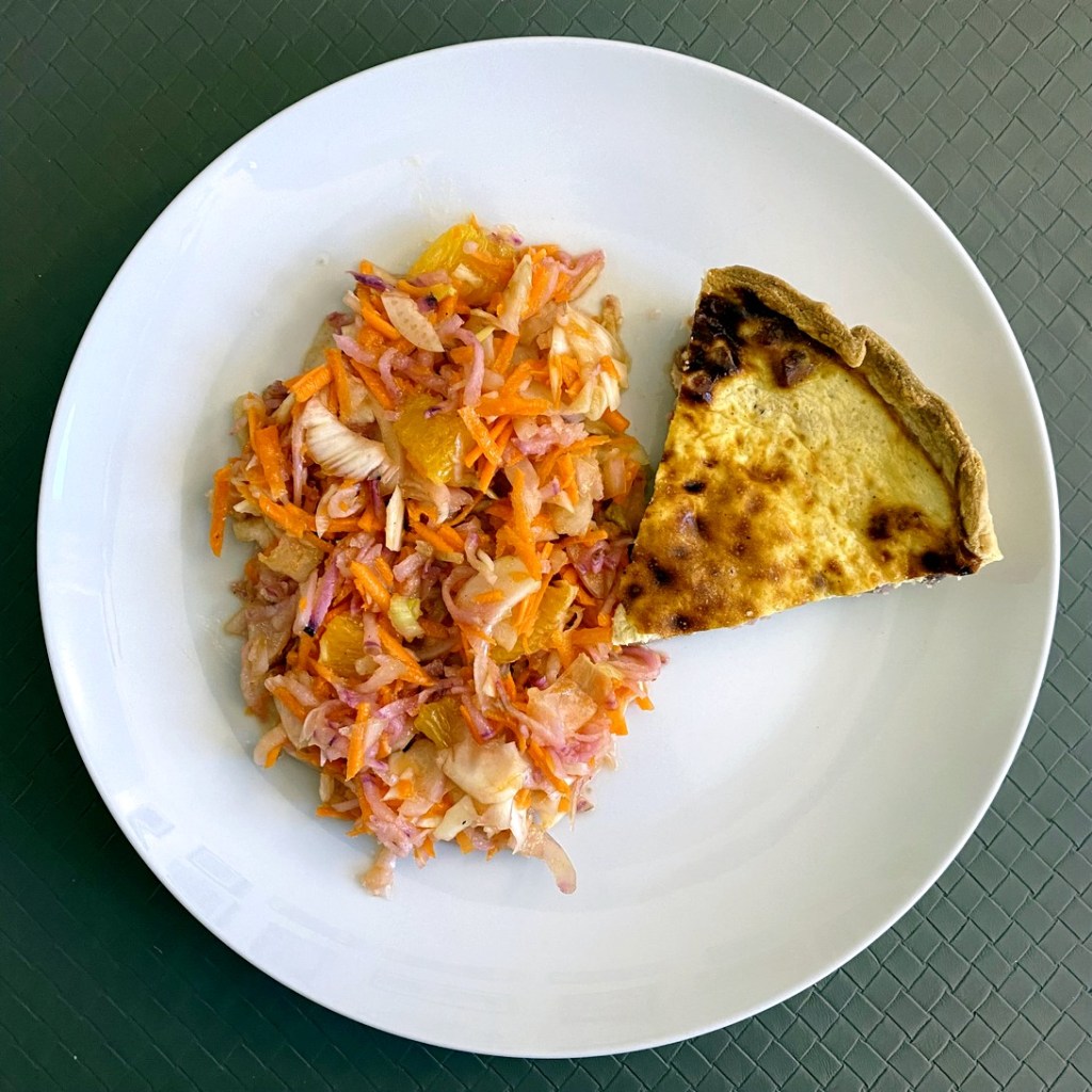 Quiche Lorraine et salade de légumes