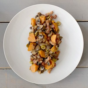 Poêlée hivernale avec des restes