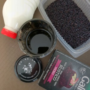 Les ingrédients du riz au lait noir