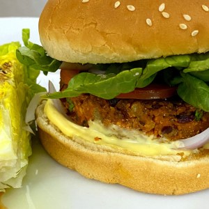 Burger vegan au steak de haricots rouges