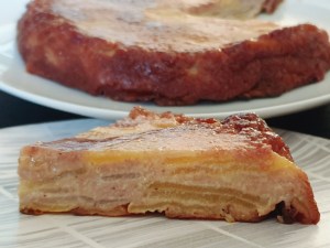 Dégustation du gâteau invisible aux pommes