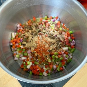 Sauce salsa, légumes et épices