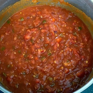 Cuisson de la sauce salsa